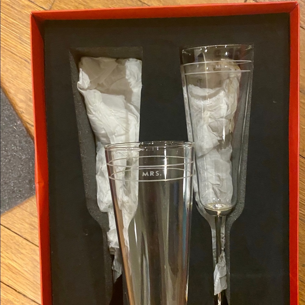 Kate spade champagne toast flutes mr and mrs